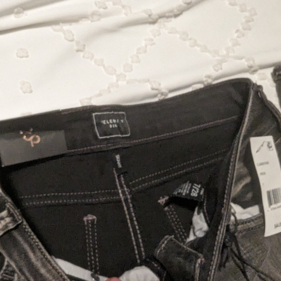 NWT Celebrity Pink Women's Jeans / Jeggings - Picture 4 of 7